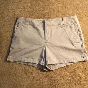 Ladies NY&Co khaki shorts
